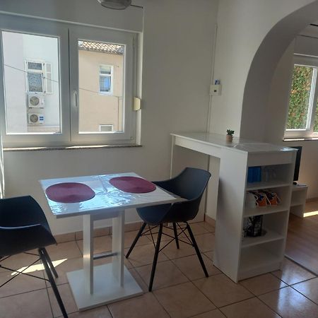 Apartmani Iris I Ana Crikvenica Exteriér fotografie